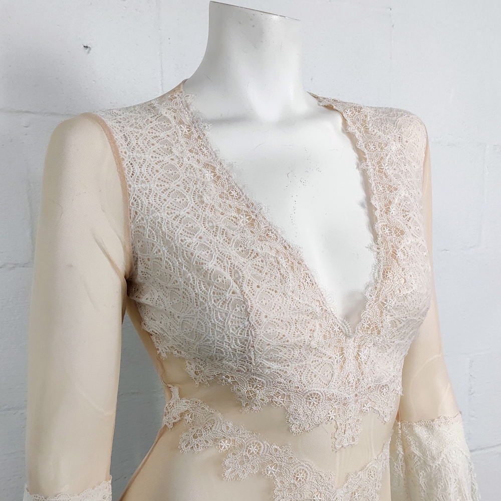 Victoria's Secret Lace Bodysuit in Cream - Picture 4 of 8